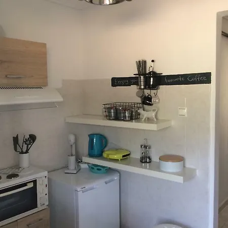 Cozy Studio Near The Sea Διαμέρισμα Λουτράκι