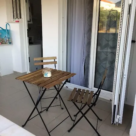 Cozy Studio Near The Sea Διαμέρισμα Λουτράκι