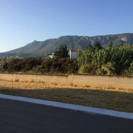 Cozy Studio Near The Sea Λουτράκι